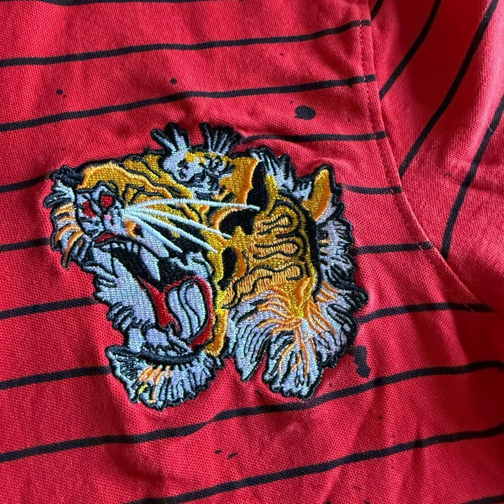 Switch Remarkable Red Striped Polo Shirt with Tiger Embroidery Y2K Size Medium - Picture 4 of 9